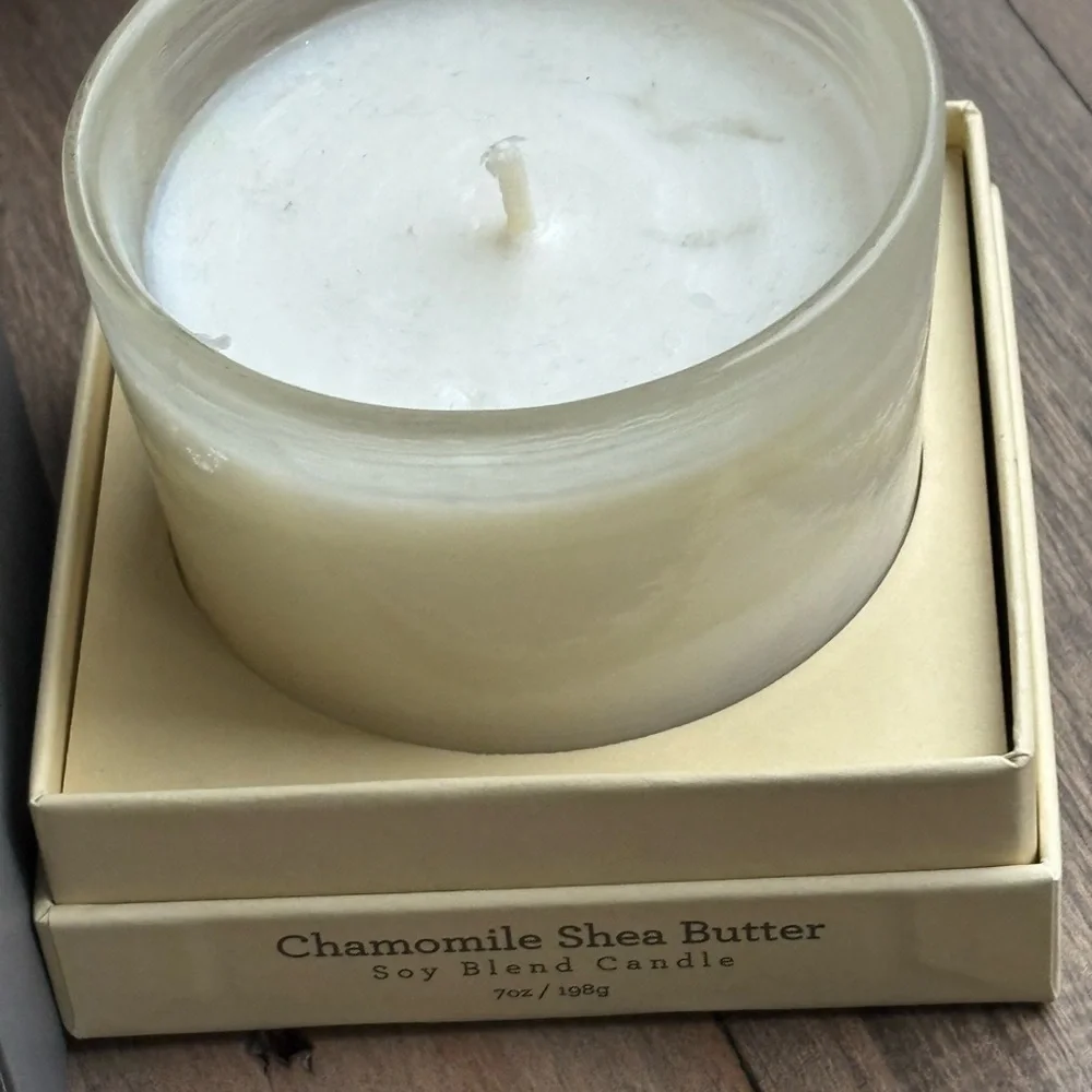 NIB Chamomile Shea butter Soy Blend candle